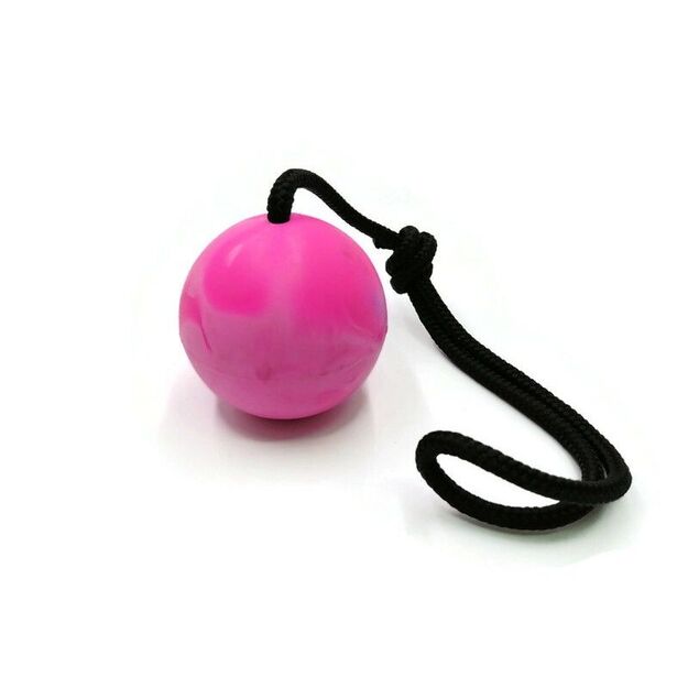 Žaislas šuniui - Guminis kvepiantis kamuoliukas su virve, 8 cm